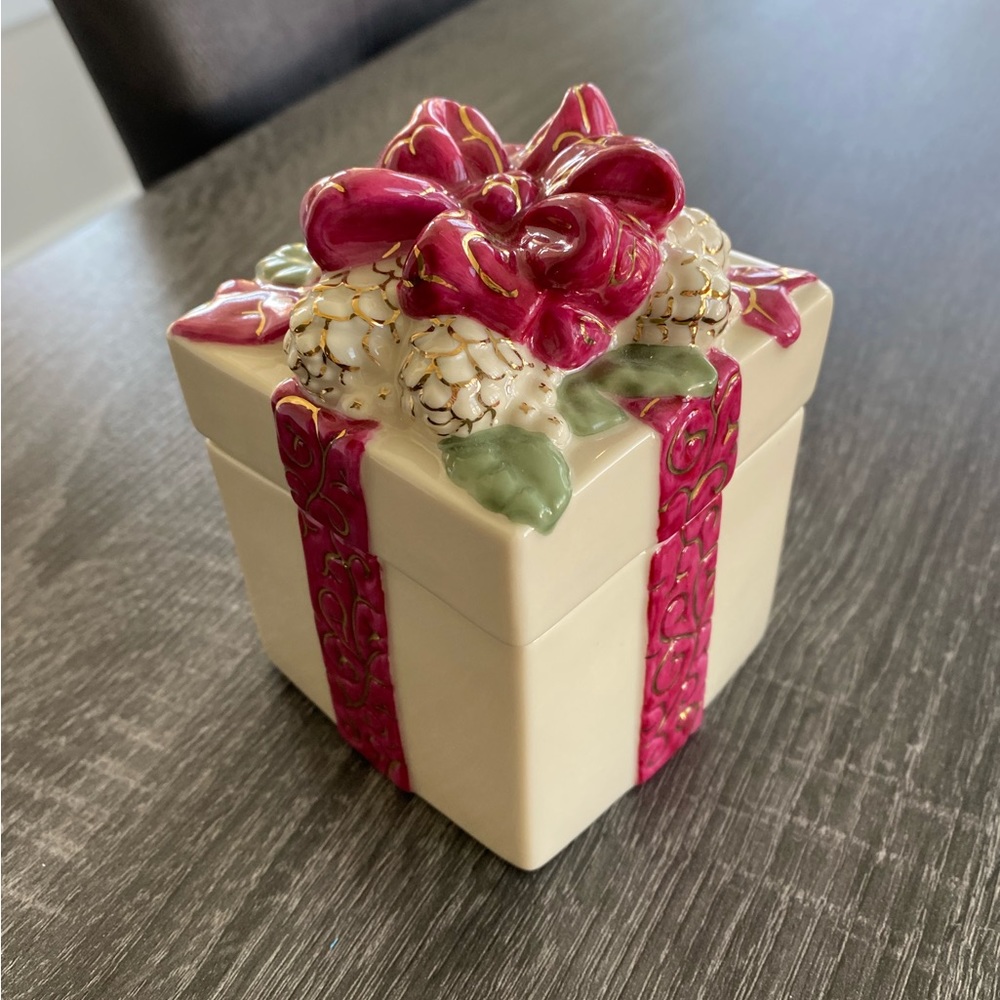 Like New Lenox Holiday Wishes Gift Box Fine Ivory China Limited Edition 2001